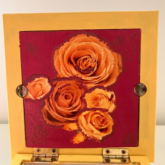 Vintage Wood Flower Jewelry Box - Découpage and Painted, 1980's - Picture 6 of 8